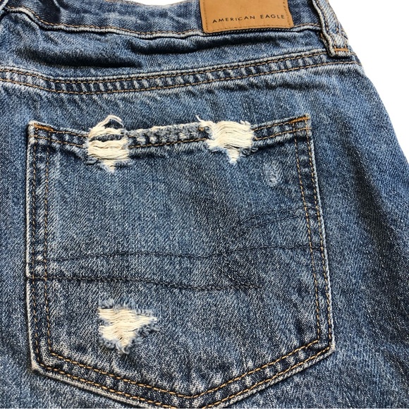 American Eagle Denim Mom Shorts Comfort Stretch Waist Band Size  4 Distressed - Picture 3 of 10